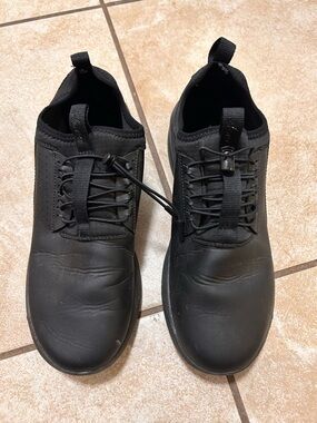 Men's Black Slip-On Lace Toggle Sneakers
